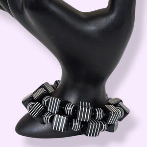 (2/$20) Black & White Striped Memory Wire Bracelet